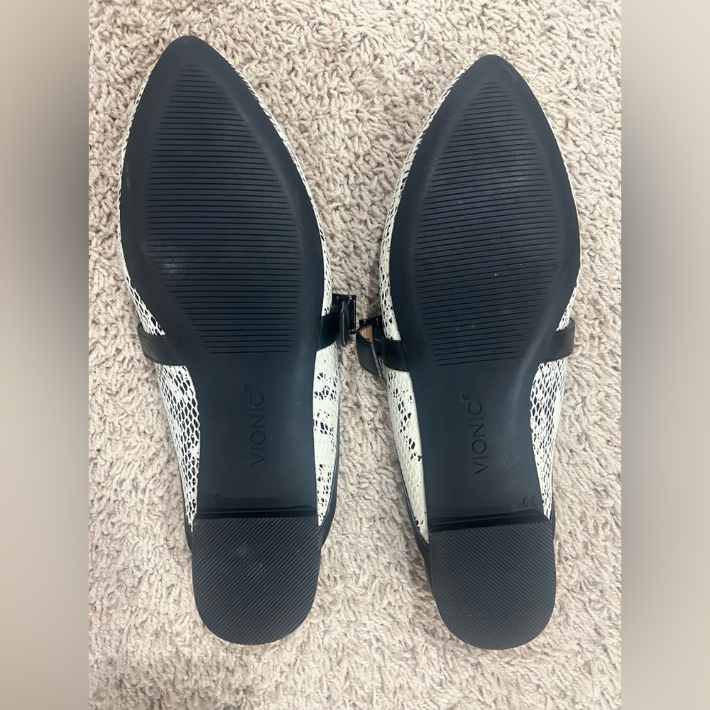 Vionic mules